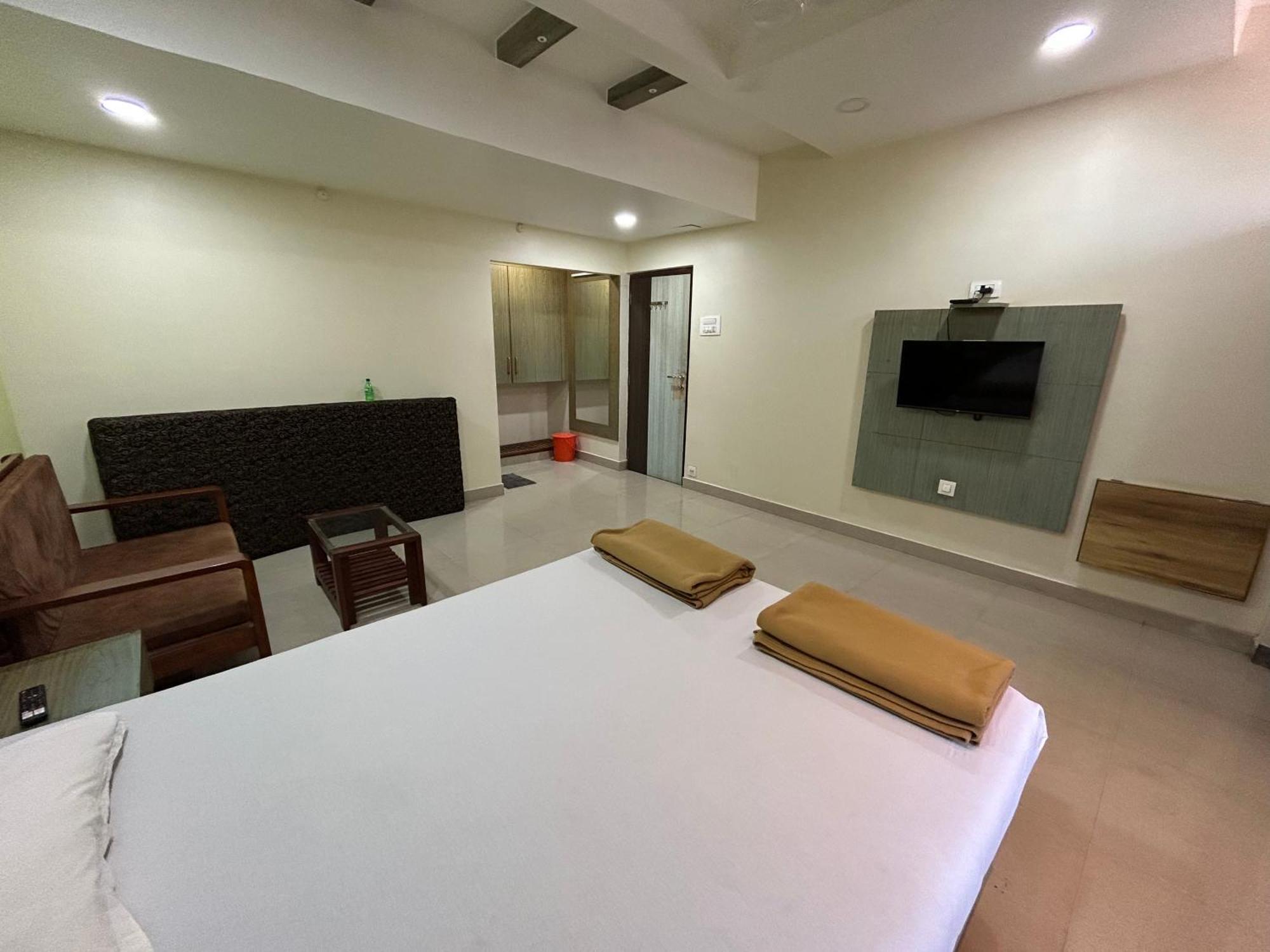 Hotel Aaba'S Gomantak Sawantwadi エクステリア 写真